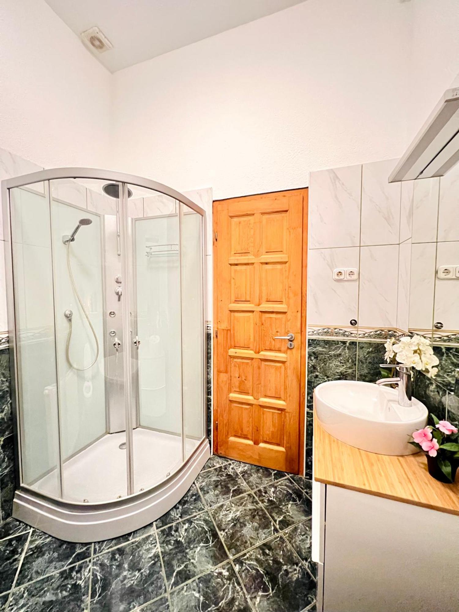 Apartament Kerepesi 3 - Opposite Keleti Station Budapeszt Zewnętrze zdjęcie